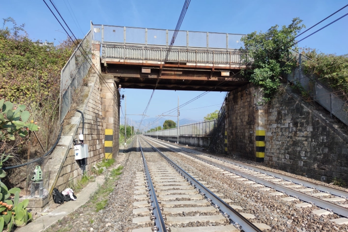 Foto monitoraggio ponte di Geodesis Srl, studio di rilievi topografici Roma